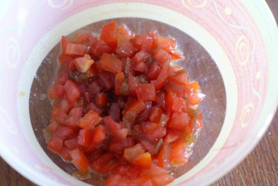 Tomates et confit d'oignons.